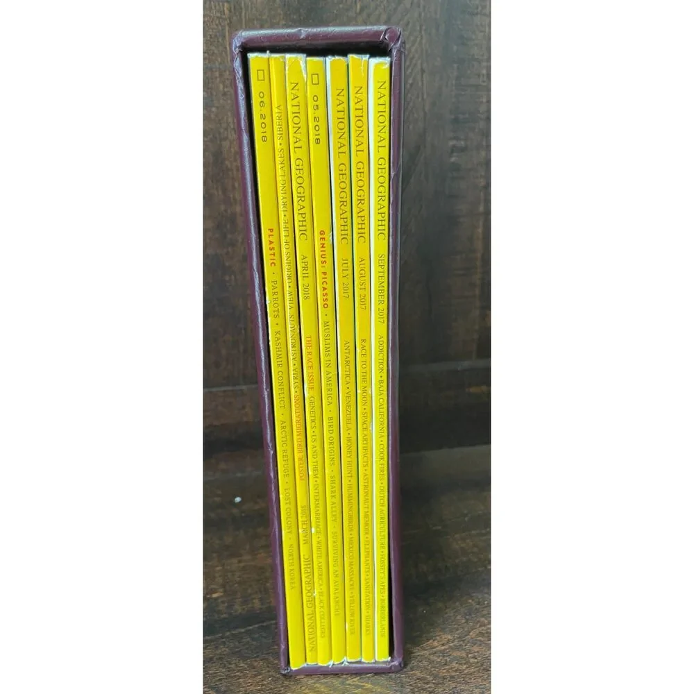 National Geographic Magazine Collector Binder with 7 Issues 2017–2018